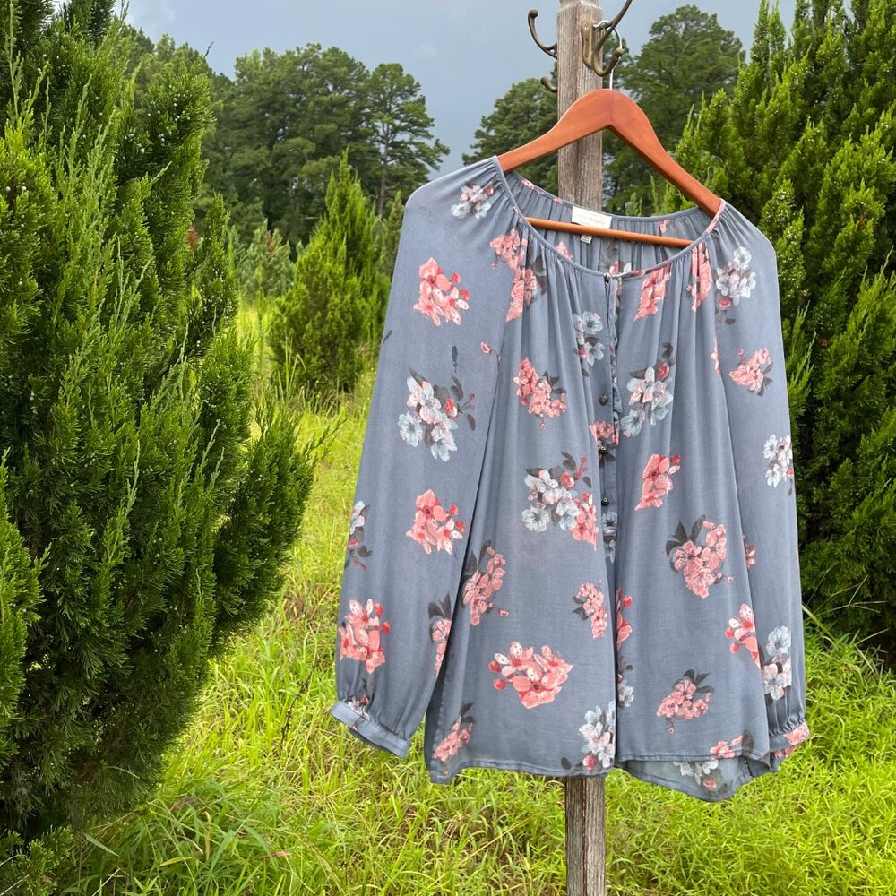 Women's Small Lucky Brand Grey Floral Long Sleeve Blouse - Picture 7 of 16